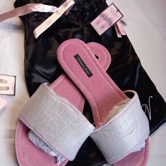 Victoria's Secret Pink Sandals with Rhinestones - Picture 2 of 5